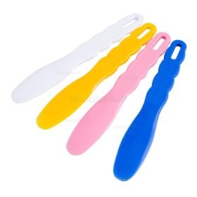 SPATULE EN PLASTIQUE